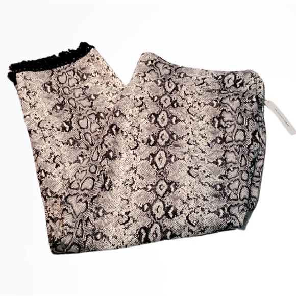 Joe Benbasset Black White High Rise Snake Print Ankle Pants Fringe Size 22 NWT - Picture 1 of 6